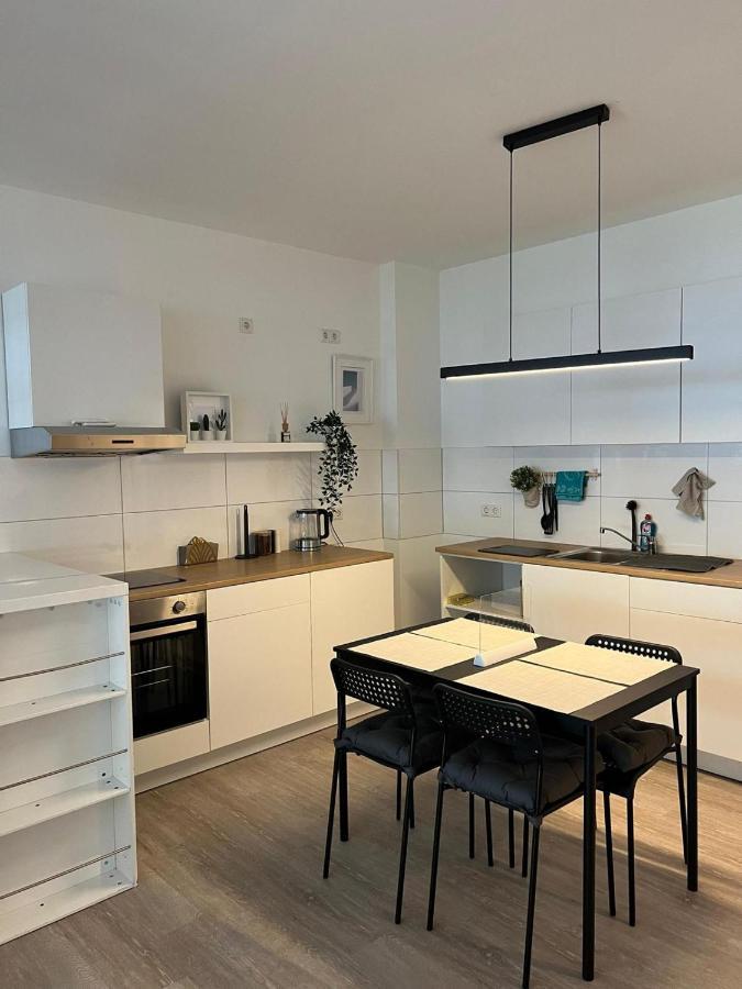 Luxurioeses Fuer 4 Personen, Neubau, Parkplatz Free