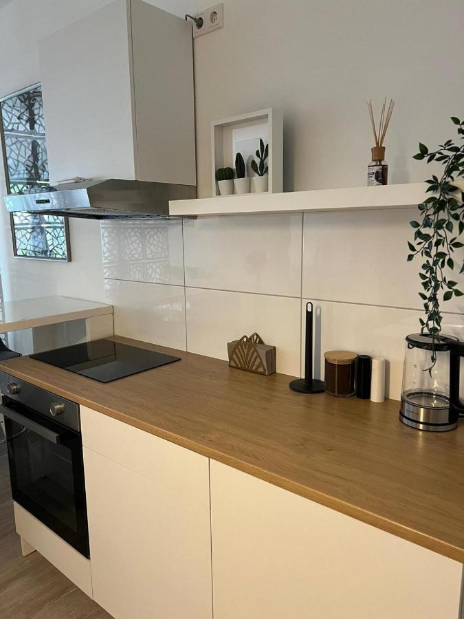 Luxurioeses Fuer 4 Personen, Neubau, Parkplatz Free *