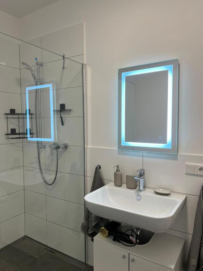 Luxurioeses Fuer 4 Personen, Neubau, Parkplatz Free Appartement *