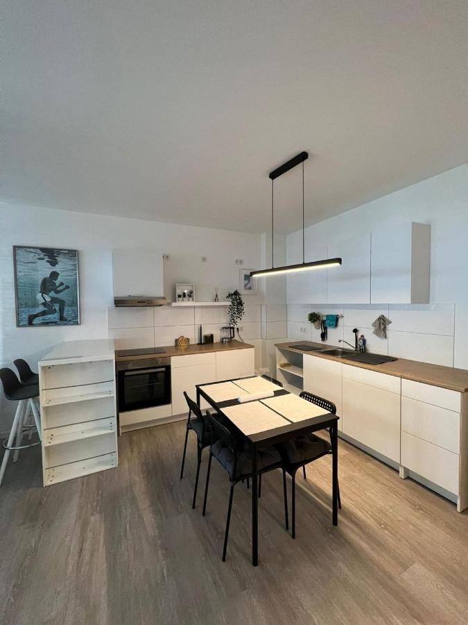 Luxurioeses Fuer 4 Personen, Neubau, Parkplatz Free