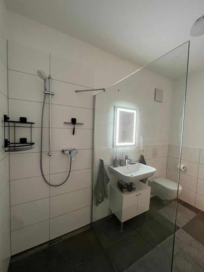 Apartment Luxurioeses Fuer 4 Personen, Neubau, Parkplatz Free